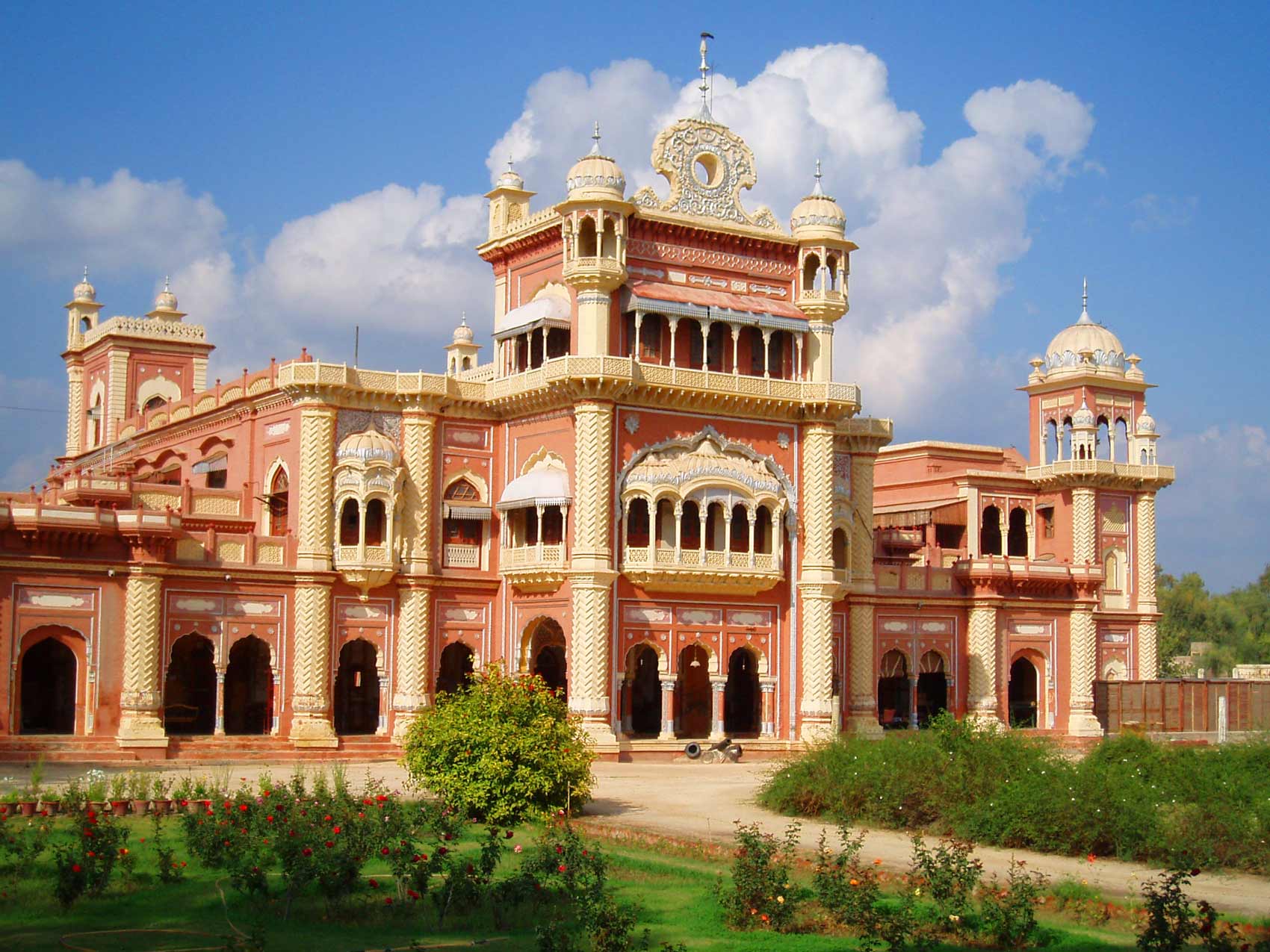 Faiz Mahal Image 2